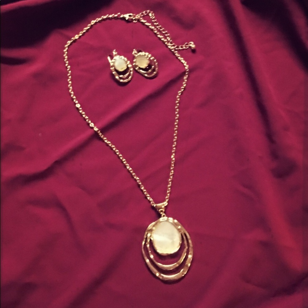 Beautiful Necklace and Earring set